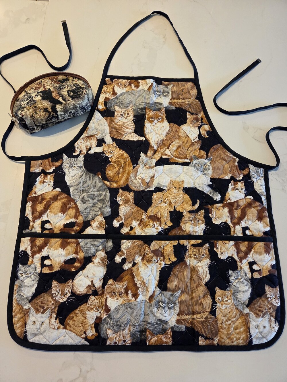 Crafters Cat Pattern Quilted Apron with 3 Pockets And Tapestry Pouch